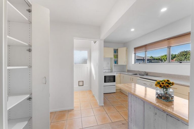 Photo of property in 2/49 Sarabande Avenue, Redwood, Christchurch, 8051