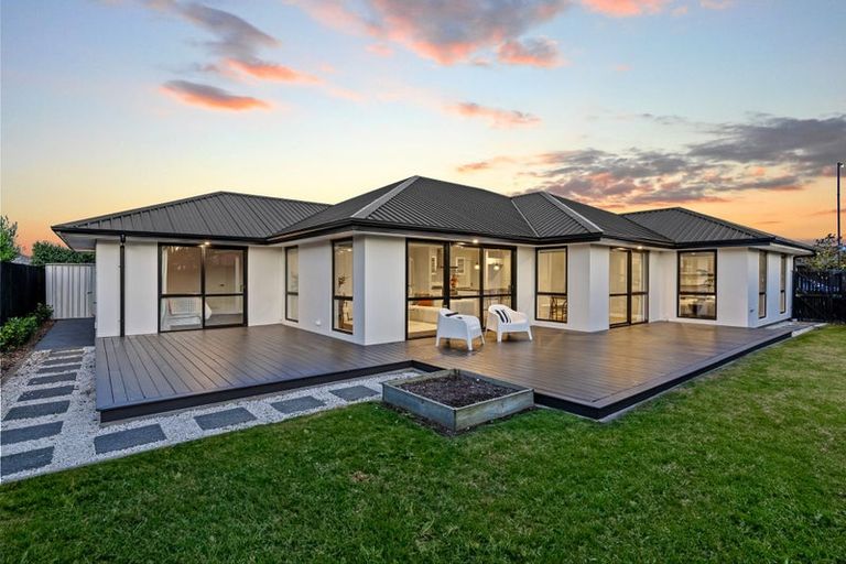 Photo of property in 10 Emma Street, Marshland, Christchurch, 8083