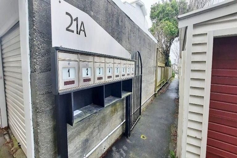 Photo of property in 1/21a Talavera Terrace, Kelburn, Wellington, 6012