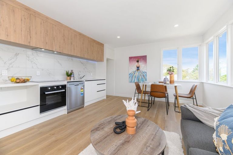 Photo of property in 70d Lincoln Park Avenue, Massey, Auckland, 0614