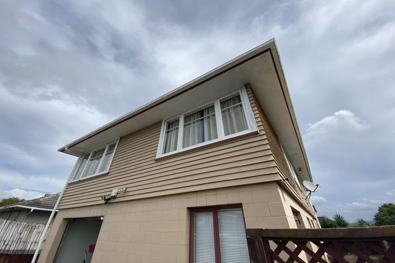 Photo of property in 14 Strid Road, Te Atatu South, Auckland, 0610