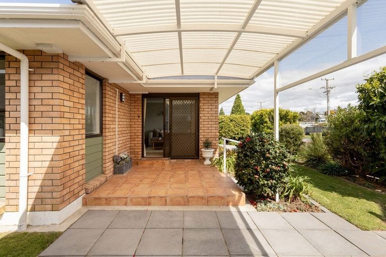 Photo of property in 4 Goods Road, Otumoetai, Tauranga, 3110