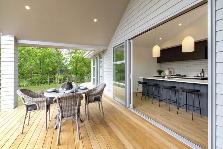 Photo of property in 11 Munro Oak Lane, Clevedon, 2582
