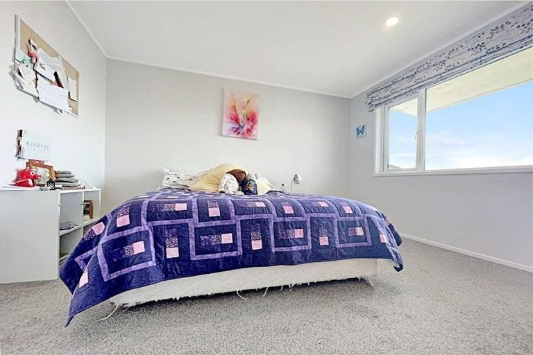 Photo of property in 1 Admiralty Street, Crofton Downs, Wellington, 6035