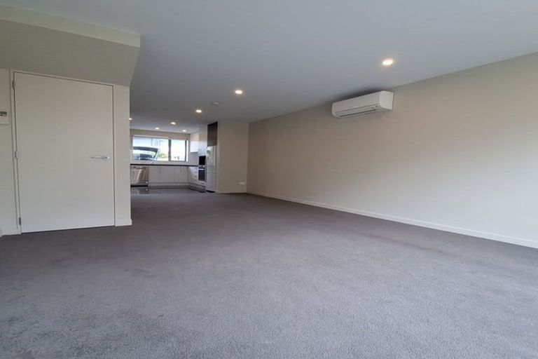 Photo of property in 2u9 Stone Street, Miramar, Wellington, 6022