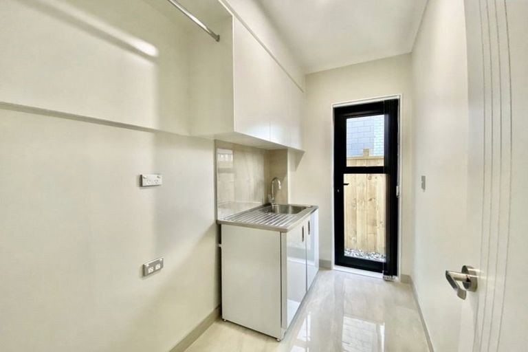 Photo of property in 5 Cloonlyon Drive, Flat Bush, Auckland, 2019