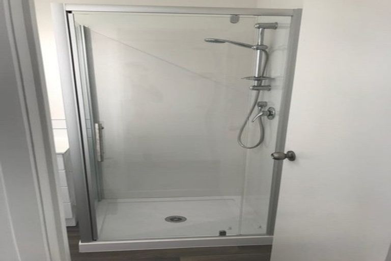 Photo of property in 119 Lynn Road, Bayview, Auckland, 0629