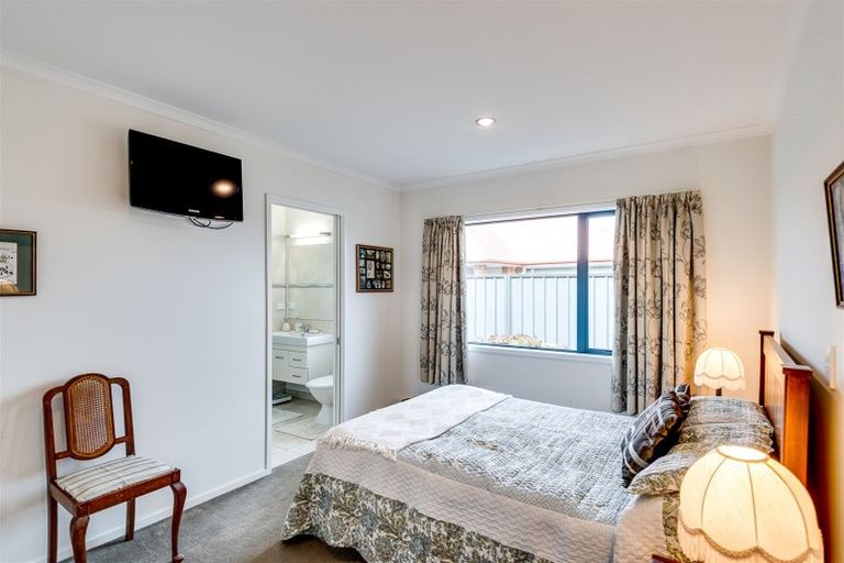 Photo of property in 35 Mcnaughton Place, Onekawa, Napier, 4110