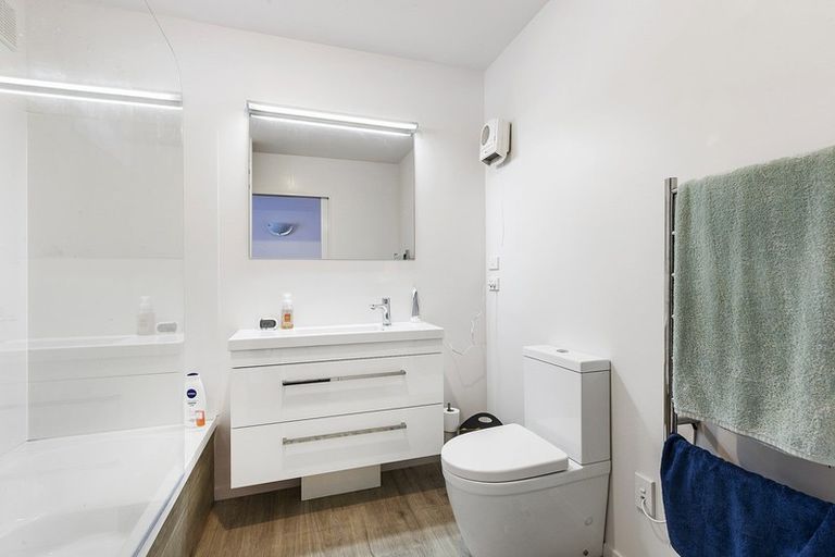 Photo of property in Pirie Street Townhouses, 19/35u Pirie Street, Mount Victoria, Wellington, 6011