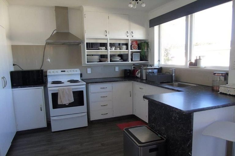 Photo of property in 21-a Kairanga Crescent, Wainuiomata, Lower Hutt, 5014