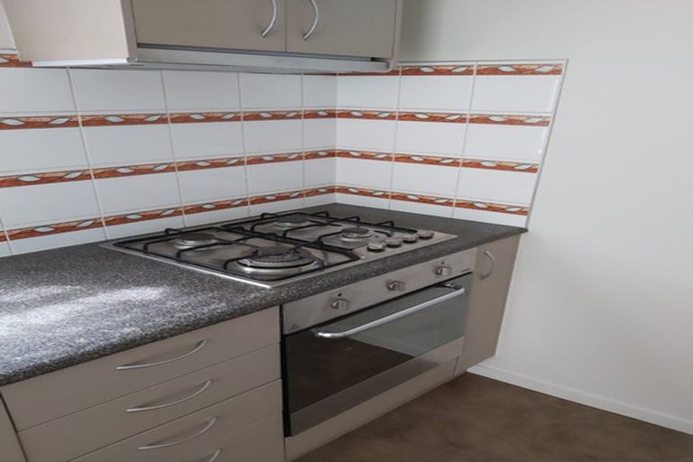 Photo of property in 6 Rickards Place, New Lynn, Auckland, 0600