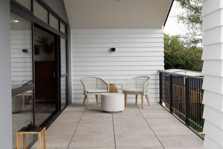 Photo of property in 135 Victoria Street, Cambridge, 3434