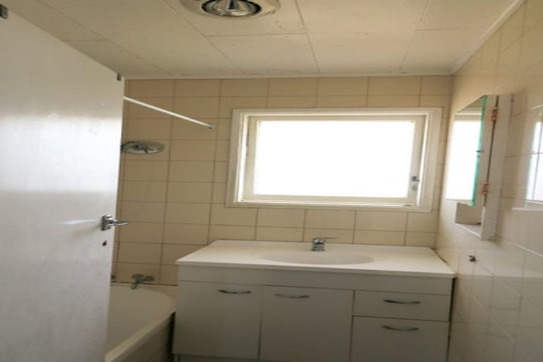 Photo of property in 2 Mervan Street, Mangere East, Auckland, 2024