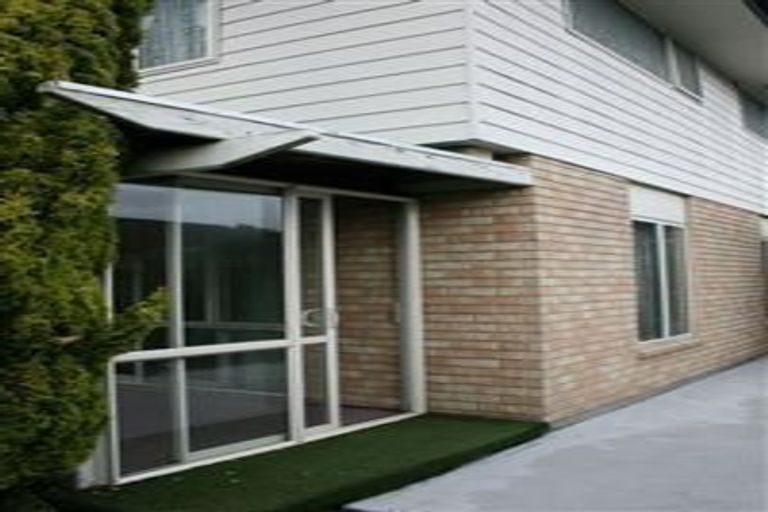 Photo of property in 4a Roche Avenue, Upper Riccarton, Christchurch, 8041