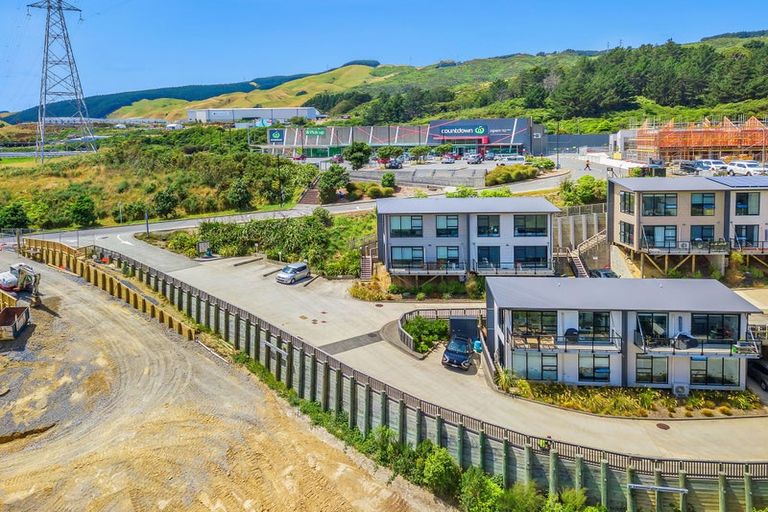 Photo of property in 4 William Earp Place, Tawa, Wellington, 5028