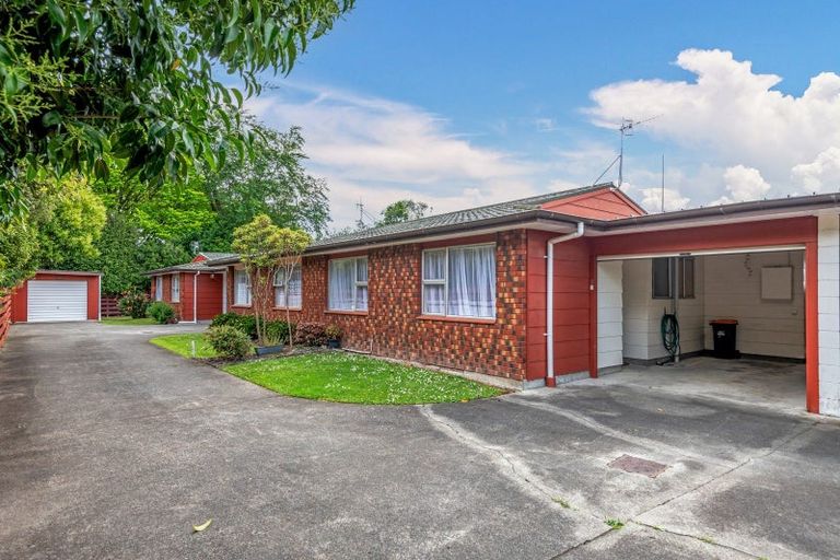 Photo of property in 2/102 Heretaunga Street, Palmerston North, 4414