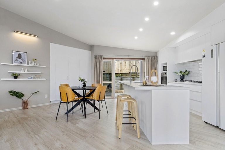 Photo of property in 14 Bell Common Close, Bethlehem, Tauranga, 3110