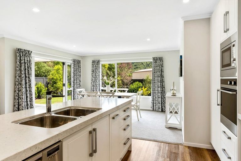 Photo of property in 29 Somerby Mews, Silverstream, Upper Hutt, 5019