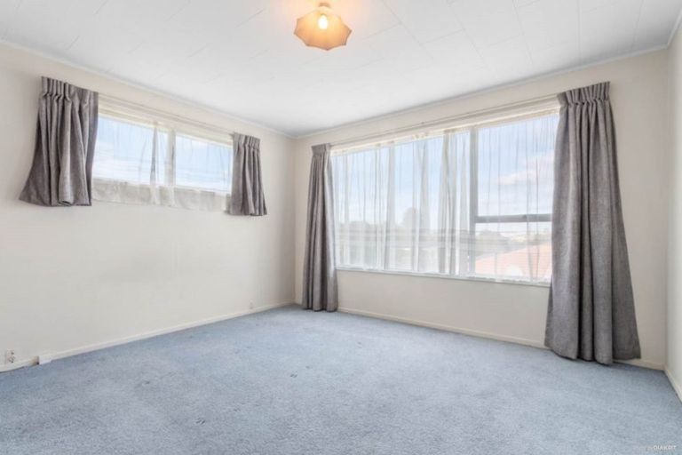 Photo of property in 36 Rotoiti Avenue, Pakuranga Heights, Auckland, 2010