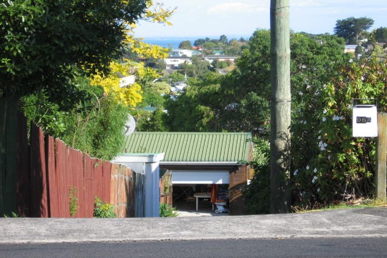 Photo of property in 98 Golf Road, New Lynn, Auckland, 0600