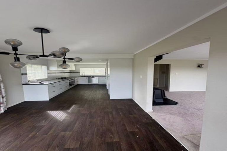 Photo of property in 5 Stapleford Crescent, Browns Bay, Auckland, 0630