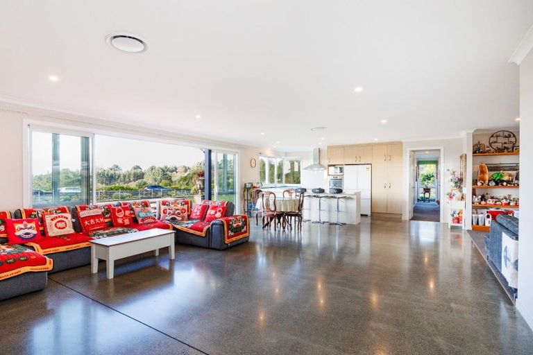 Photo of property in 37 Branksome Place, Aokautere, Palmerston North, 4471