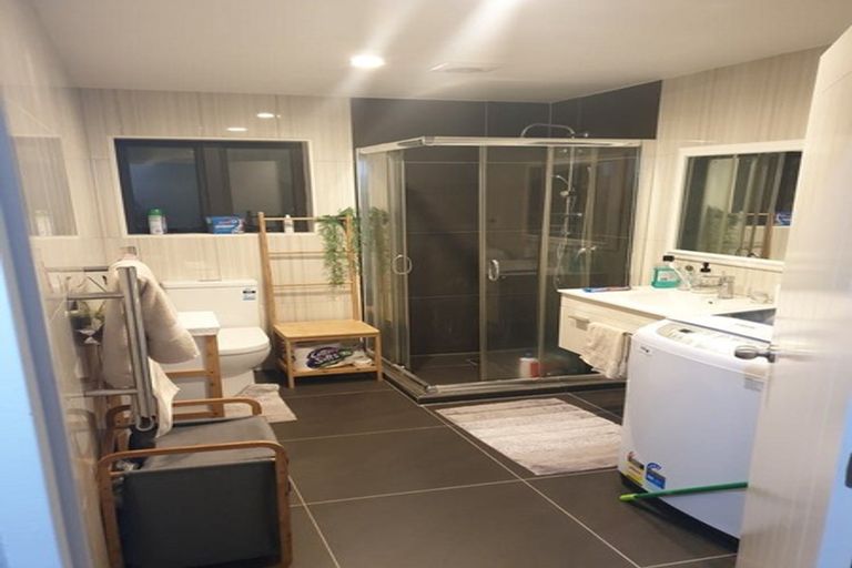 Photo of property in 20a Malmo Place, Massey, Auckland, 0614