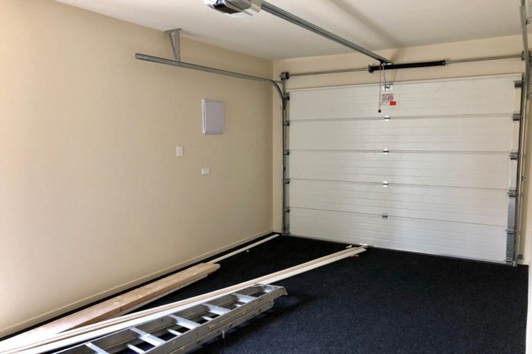 Photo of property in 17 Toanui Road, Hobsonville, Auckland, 0616