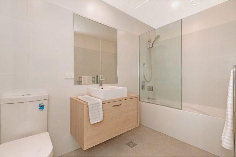 Photo of property in 1/4 Reads Quay, Gisborne, 4010
