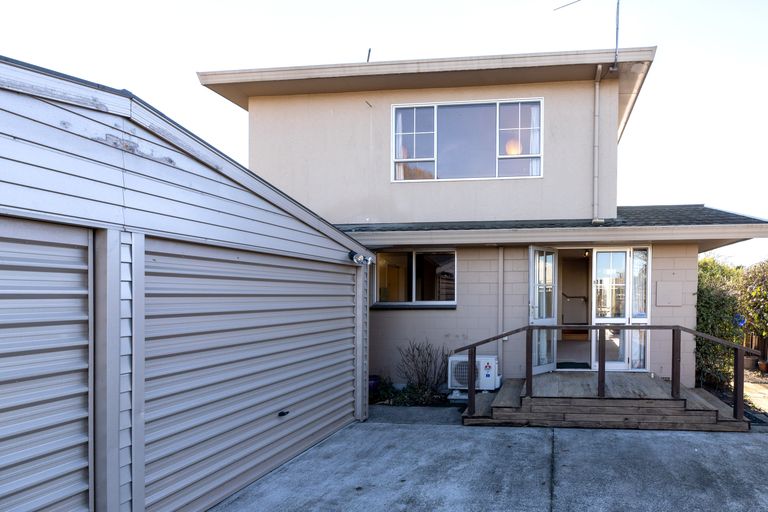 Photo of property in 2/5 Frome Place, St Albans, Christchurch, 8052