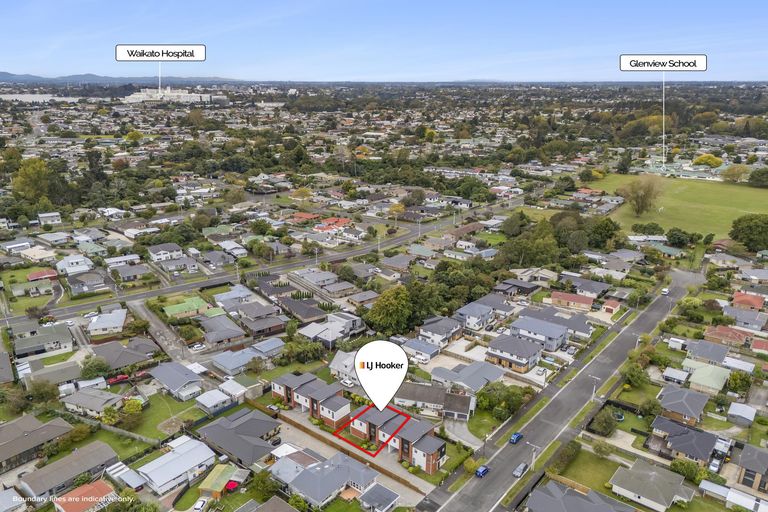 Photo of property in 2/7 Greta Street, Glenview, Hamilton, 3206