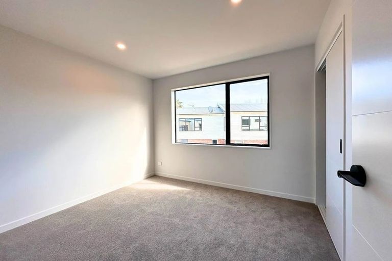 Photo of property in 2/59 Howe Street, Howick, Auckland, 2014