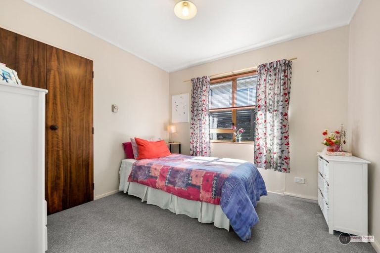 Photo of property in 11 Chestnut Grove, Maungaraki, Lower Hutt, 5010