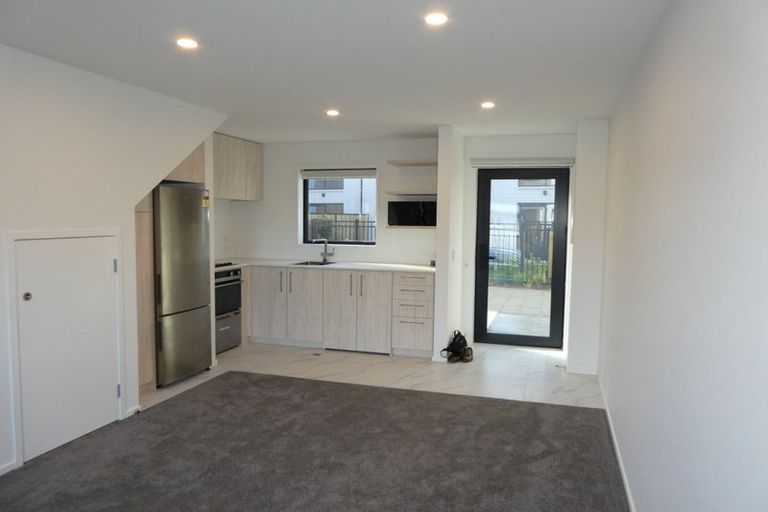 Photo of property in 4/172 Don Buck Road, Massey, Auckland, 0614