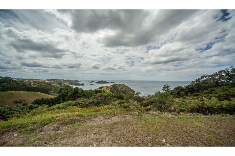 Photo of property in 354 Rockell Road, Whananaki, Hikurangi, 0181
