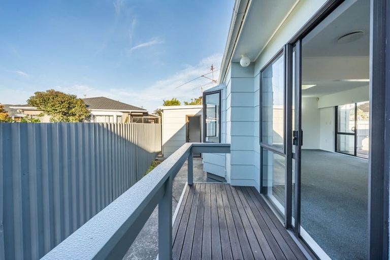 Photo of property in 2/1006 High Street, Avalon, Lower Hutt, 5011