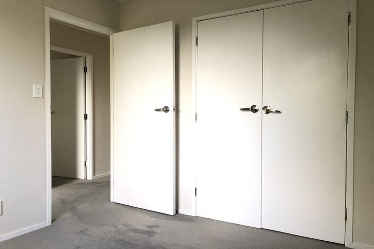 Photo of property in 25 Finn Place, Totara Vale, Auckland, 0629