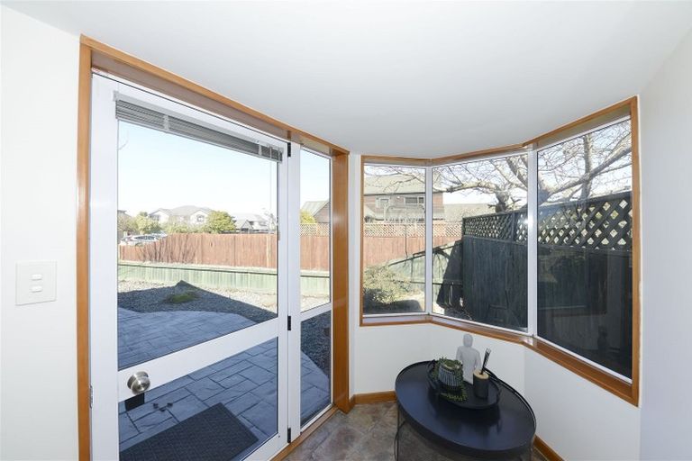 Photo of property in 15 Millcroft Place, Parklands, Christchurch, 8083