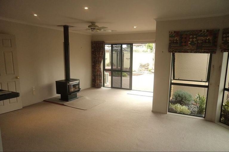 Photo of property in 33 Keswick Crescent, Huntington, Hamilton, 3210