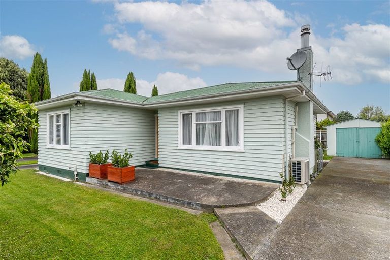 Photo of property in 12 Chester Street, Taradale, Napier, 4112