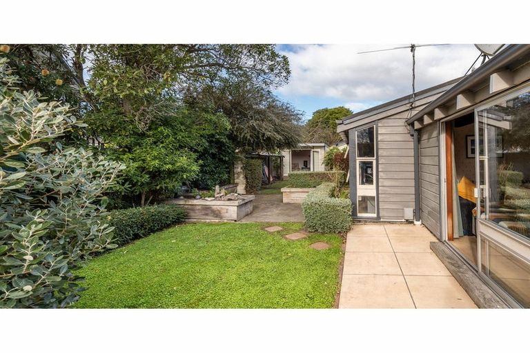 Photo of property in 156 Riverlaw Terrace, Saint Martins, Christchurch, 8022