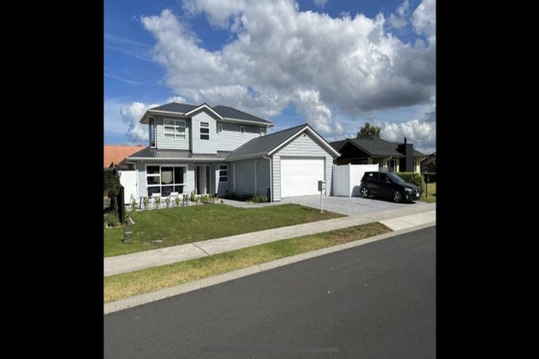 Photo of property in 100 Kupe Drive, Whitianga, 3510