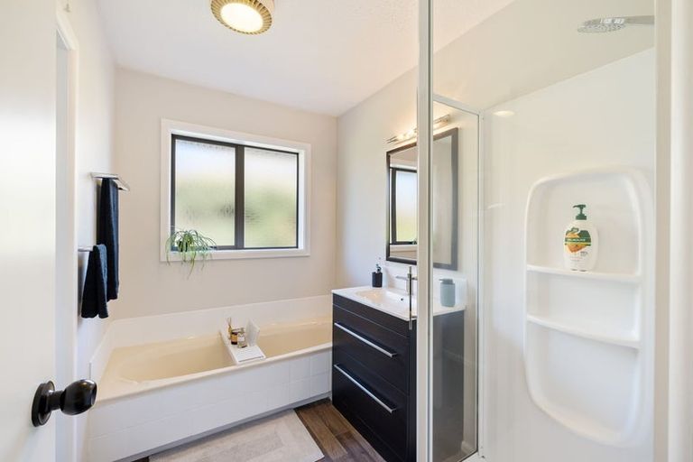Photo of property in 149 Wairakei Road, Bryndwr, Christchurch, 8053