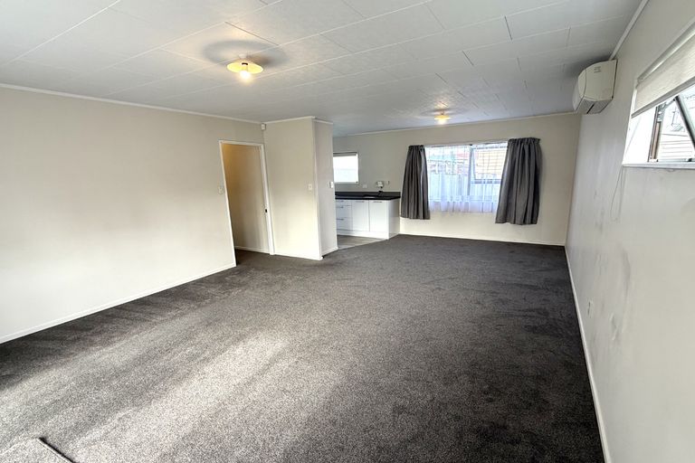Photo of property in 1/18 Waiari Road, Conifer Grove, Takanini, 2112