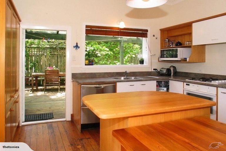 Photo of property in 74 Standen Street, Karori, Wellington, 6012