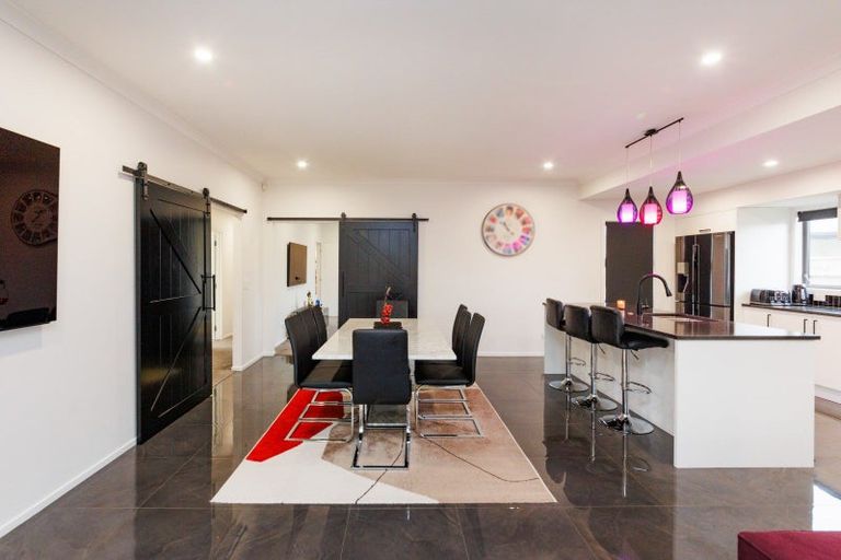 Photo of property in 12 Ivy Lane, Kelvin Grove, Palmerston North, 4414