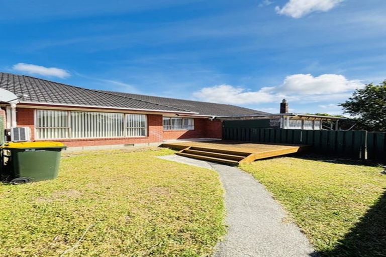 Photo of property in 60 Strid Road, Te Atatu South, Auckland, 0610