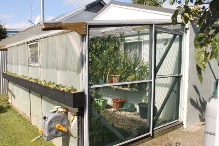 Photo of property in 5 Roebuck Street, Westport, 7825