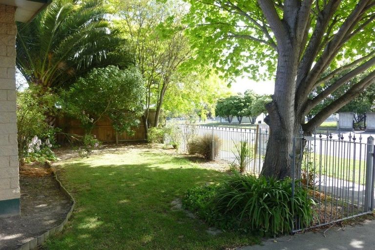Photo of property in 137 Hawthornden Road, Avonhead, Christchurch, 8042