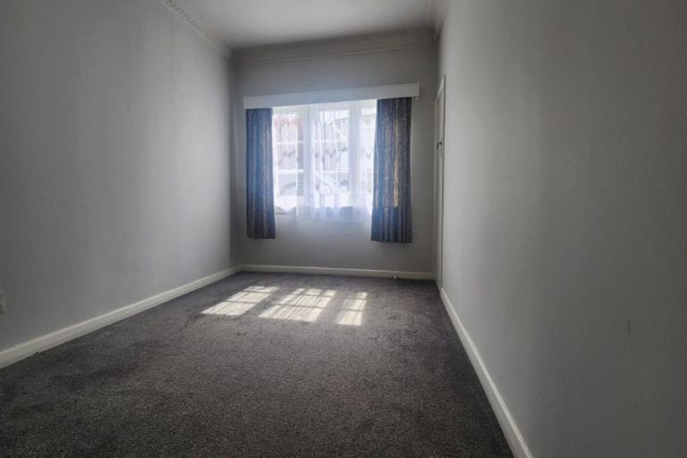 Photo of property in 2/14 Great South Road, Manurewa, Auckland, 2102